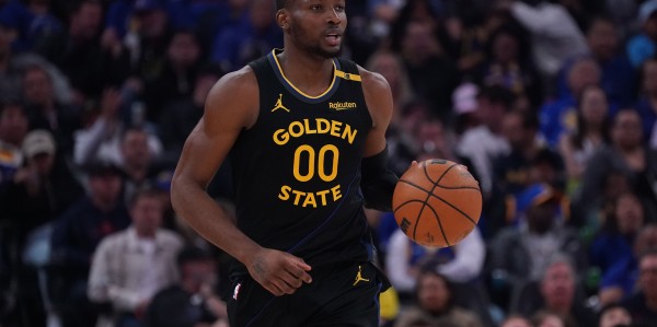 2年4500万&amp;amp;球队选项&amp;amp;放弃否决权！库明加认为勇士报价视其为棋子