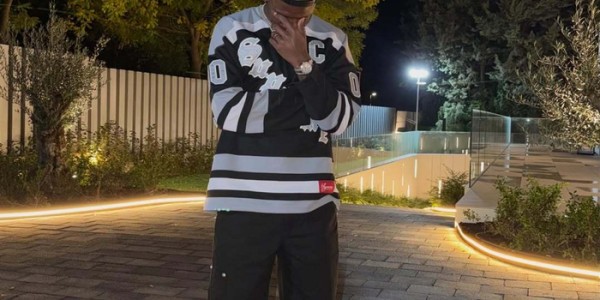 b体育官网-维修斯ins发文引皇马球迷关注|足球|皇家马德里_新浪体育_新浪新闻