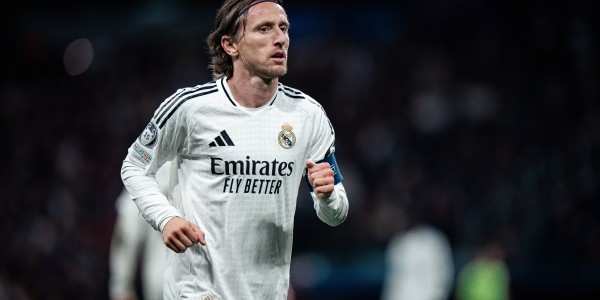 b体育-皇马旧将：自从克罗斯或莫德里奇离开后，皇马就缺少中场组织核心