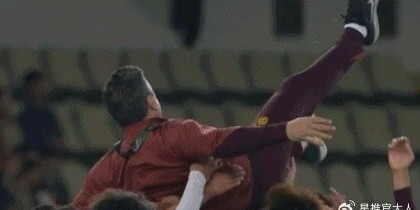 b体育官网-膜拜安东尼奥！6人轮换造最大比分胜利 被球员高高抛起 里皮之后最强|U23|西班牙|亚洲杯|决赛|安东尼奥-瓦伦西亚_新浪体育_新浪新闻