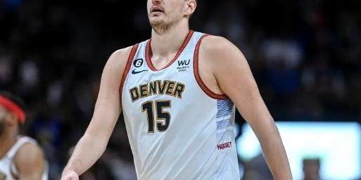 b体育app-休赛期最惨输家：快艇断臂求生 勇士摇摇欲坠