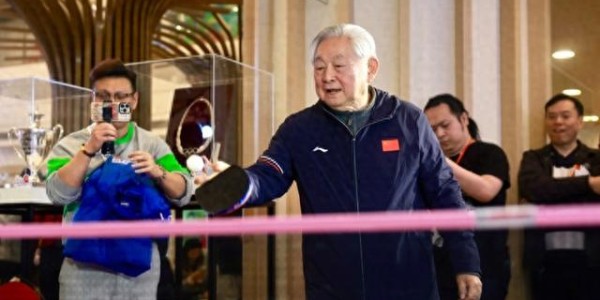 b体育-全民参与“一道乒 乓乓响”，在上海接住这只穿越百年的小白球|乒乓球|乒乓|徐寅生|国际乒乓球联合会|世界乒乓球锦标赛_新浪新闻