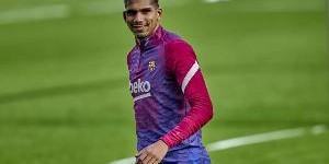 每体：阿劳霍非常专注和冷静，并没有被外界批评所影响