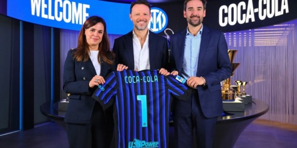 官方：可口可乐与国米达成三年合作协议，成为官方软饮料合作伙伴