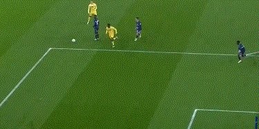 b体育下载-【欧冠】梅西双响超贝利 姆巴佩2射1传 巴黎4比1胜