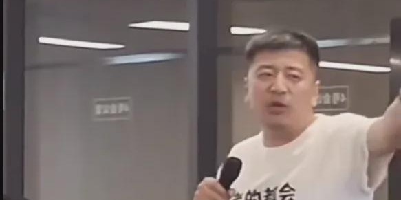 一个司马南倒下去，千千万万个张雪峰站起来