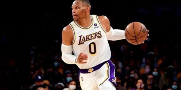 b体育下载-【观点】打不好的韦少底薪都不如 打得好值2000万