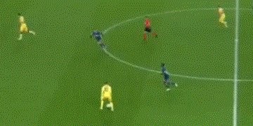 b体育下载-【欧冠】梅西双响超贝利 姆巴佩2射1传 巴黎4比1胜