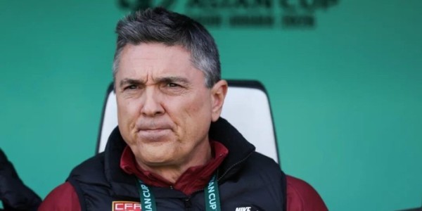 b体育官网-膜拜安东尼奥！6人轮换造最大比分胜利 被球员高高抛起 里皮之后最强|U23|西班牙|亚洲杯|决赛|安东尼奥-瓦伦西亚_新浪体育_新浪新闻